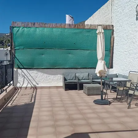 Apartment Beachfront Location *